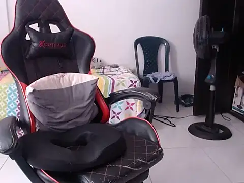 XXX chat uživo modela Adriana_0312