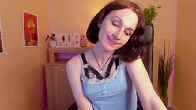 MickeQuinee Live XXX Chat