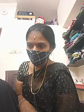 Tamil_Yalini12 Adlı Modelin Canlı XXX Sohbeti