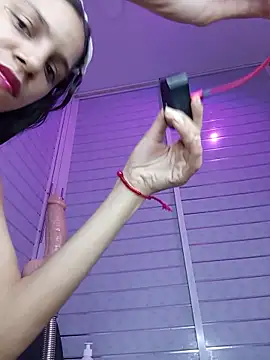 Yivi_3's Live XXX Chat