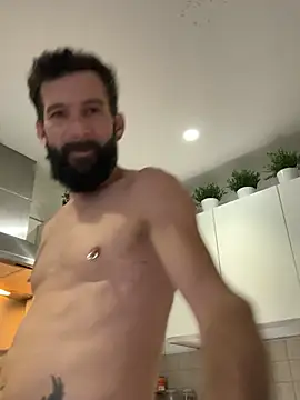 Michel_huge Adlı Modelin Canlı XXX Sohbeti
