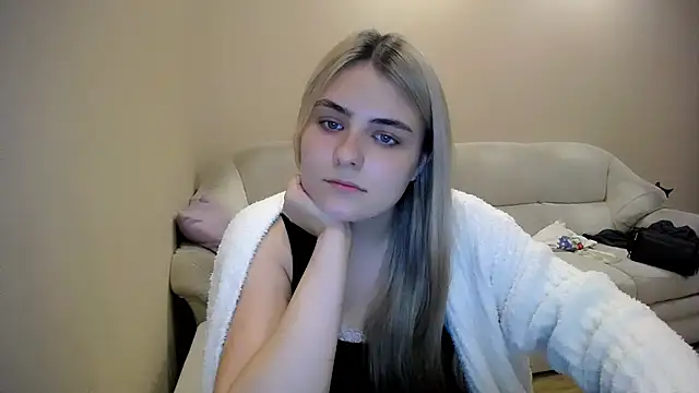 _shy_sabrina__ Adlı Modelin Canlı XXX Sohbeti