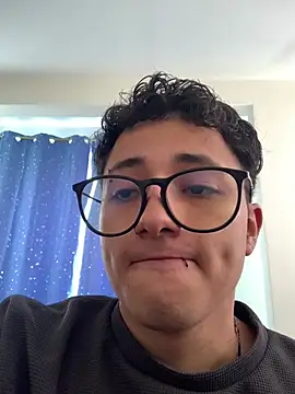 Adonibaskerville4's Live XXX Chat