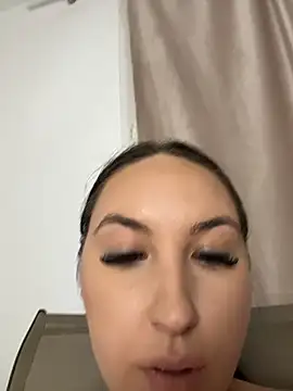 Lucy_doll22: απευθείας συνομιλία ΧΧΧ