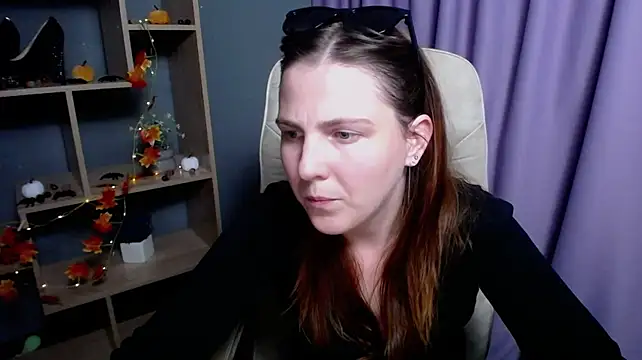 ElizabethGlow Adlı Modelin Canlı XXX Sohbeti