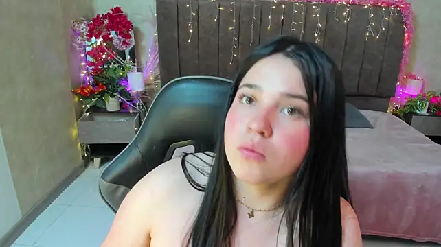 Julieth_Caandy: онлайн-секс-чат