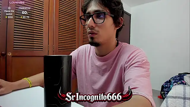แชท XXX สดของ SrIncognito666