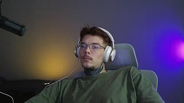 Онлайн чат XXX DENIS_HERE