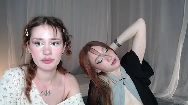 TeaseQueens: διαδικτυακό σόου στην κάμερα
