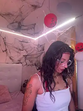 SamathaMay Adlı Modelin Canlı XXX Sohbeti
