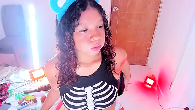 Živý XXX chat Emily_Coper18