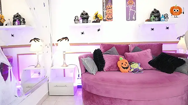 Chat XXX en directo de RogueRaveen