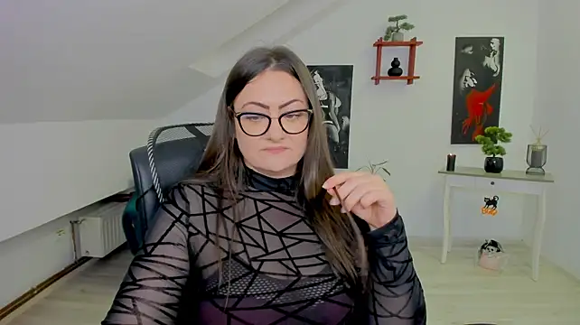 MistressDarrah's Live XXX Chat
