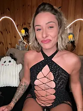 petrouchkaaa_'s Live XXX Chat