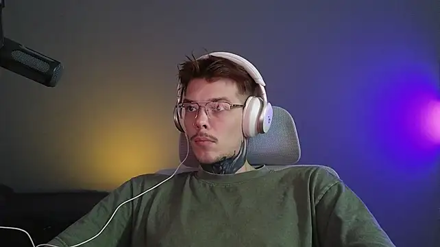 DENIS_HERE élő XXX-chatje