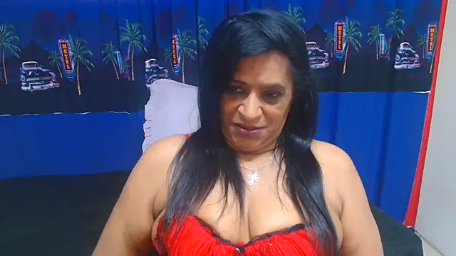 INDIANFUSION Adlı Modelin Canlı XXX Sohbeti
