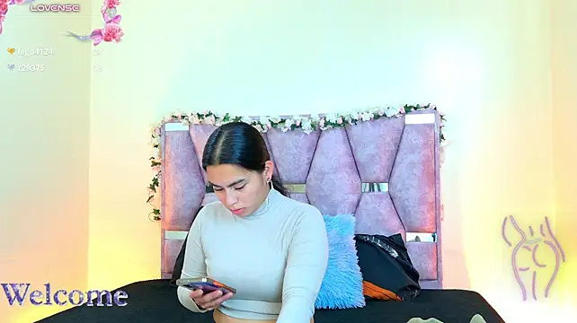 iris_mandarinne_ Adlı Modelin Canlı XXX Sohbeti