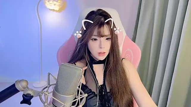 Chat +18 de kissdidiovo ao vivo