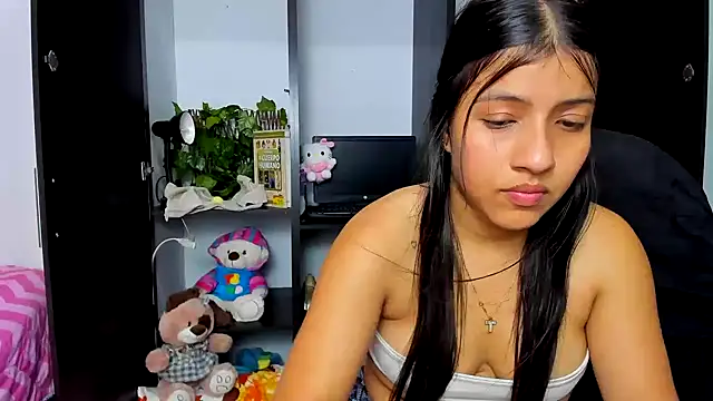 zara_cute Adlı Modelin Canlı XXX Sohbeti
