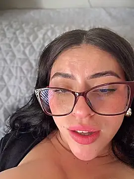 Wkatte Adlı Modelin Canlı XXX Sohbeti