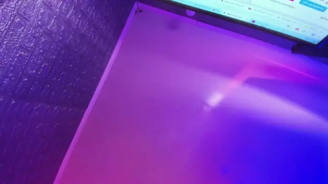 EmmyTorner – Naživo XXX chat