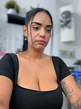 Sara-77 live XXX chat