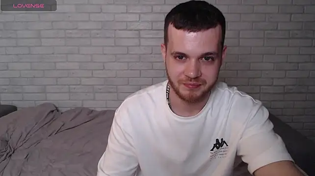 Alexxx_horny: διαδικτυακό σόου στην κάμερα
