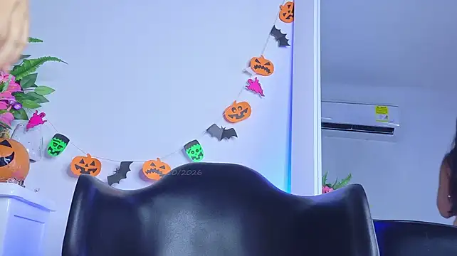 GingerMoon_ Adlı Modelin Canlı XXX Sohbeti