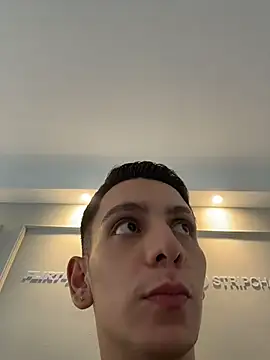 Liam_Fiire's Webcam Show