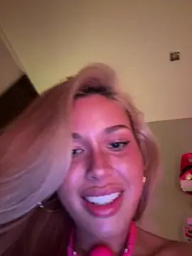olivializ Adlı Modelin Canlı XXX Sohbeti