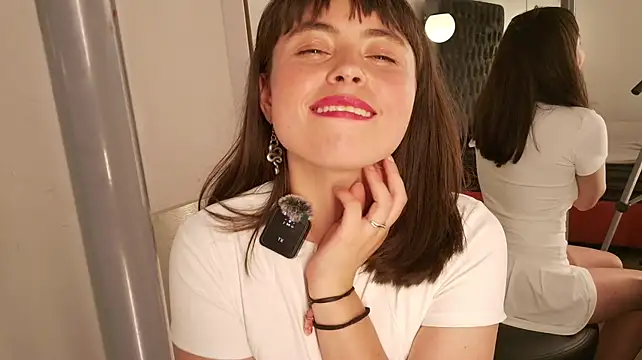 IniridaCollins_: απευθείας συνομιλία ΧΧΧ