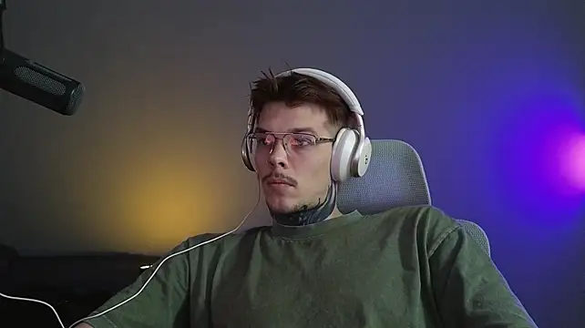 XXX chat uživo modela DENIS_HERE