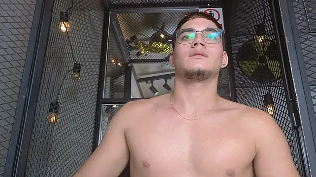 ThiagoFox Adlı Modelin Canlı XXX Sohbeti
