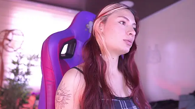 Chat +18 de Rebecah_1 ao vivo