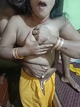 Show modela HeyBihariBhabhi na web-kameri