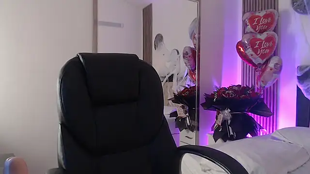 RoxyWilde Chat XXX in diretta