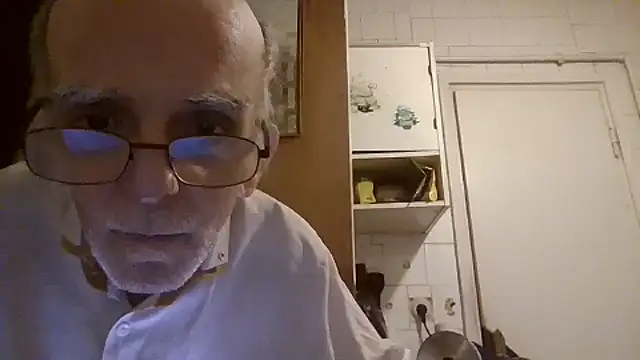 mariusica1@xh Adlı Modelin Canlı XXX Sohbeti