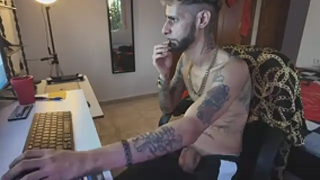 VanityMan91n Live XXX chat