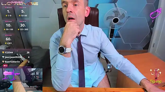 SteveTiger live XXX chat