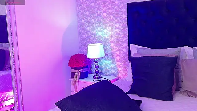 XXX chat uživo modela KarinaOficiaLL_