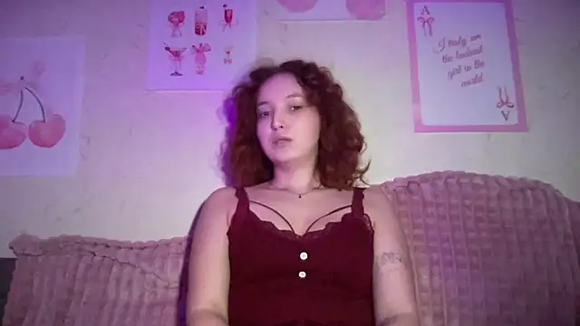 XXX chat uživo modela AriaBlush