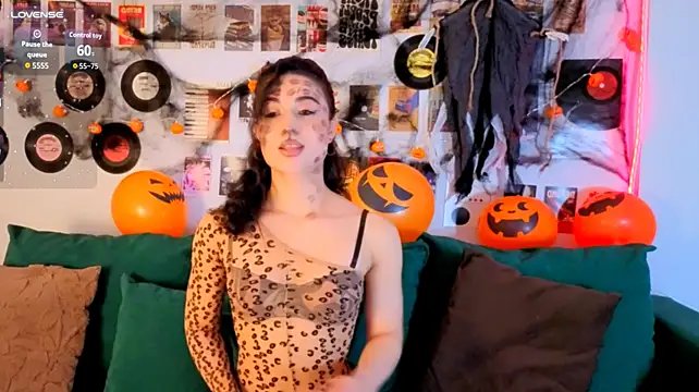 Maya_Rogerss Chat XXX in diretta