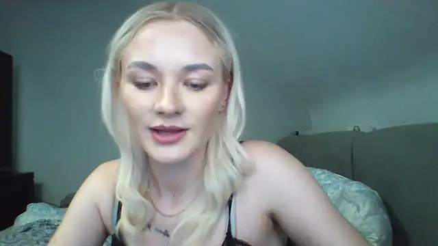 RoseSexyBlonde live XXX chat