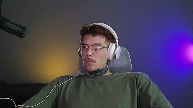DENIS_HERE élő XXX-chatje