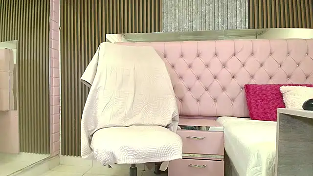 XXX chat uživo modela KATTY_PERVERT