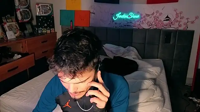 Онлайн чат XXX JordanShow