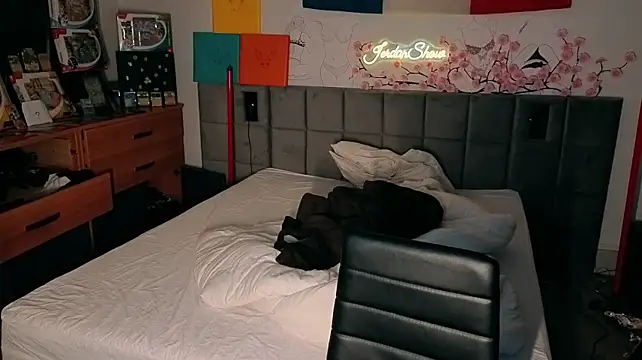 Pokazy przed kamerką – JordanShow