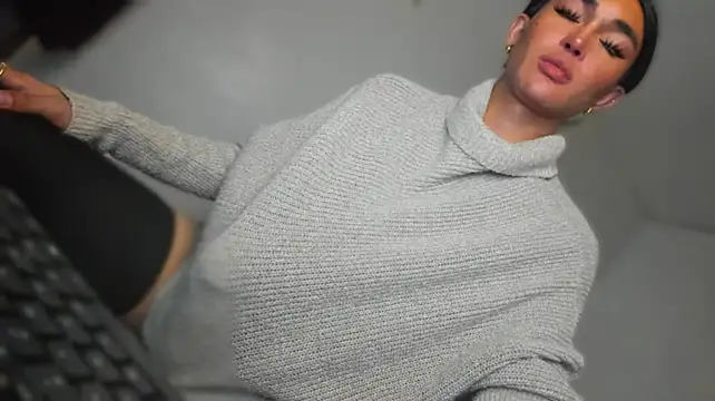 MistressNextDoor_: онлайн-секс-чат