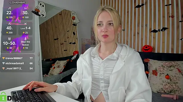 SummerLilaa Chat XXX in diretta