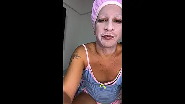 YendraDirtyandhot Show in webcam